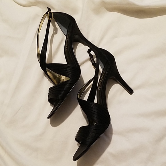 Touch of Nina Black heals - Picture 4 of 5